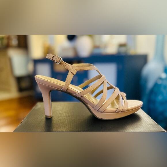 Naturalizer Baylor CremeBrulee/Nude Beige Strappy Heels. Size 9M. Worn Once - Picture 1 of 16
